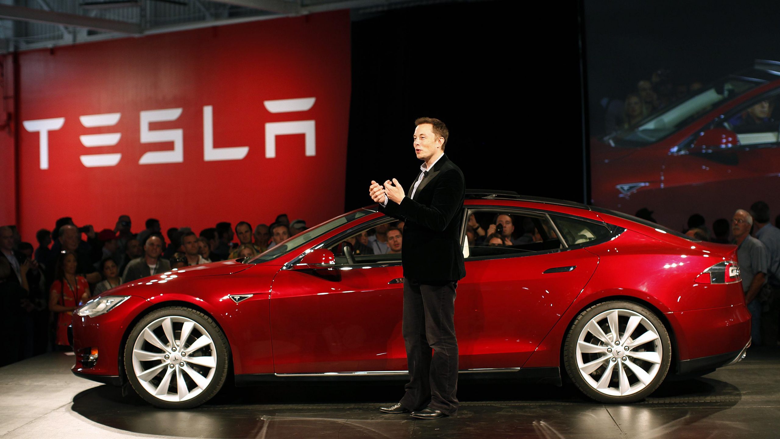 Tesla e Elon Musk nuk është më shitësi më i madh në botë i makinave elektrike