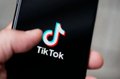 Studimi: Të rinjtë i besojnë më shumë TikTok sesa mediave