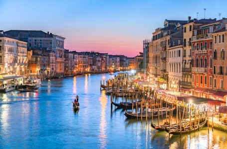Kthehet tarifa prej 5 euro për turistët në Venecia
