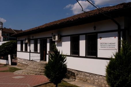 DKA në Gjakovë nënshkruan marrëveshje për identifikimin e shtëpive që shërbyen si shkolla