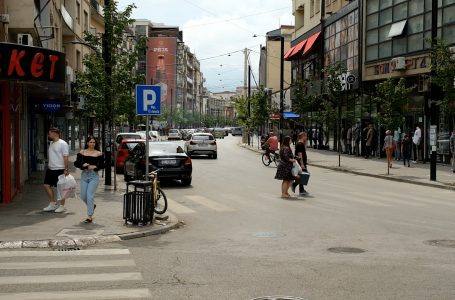 Pro apo kundër shamisë në shkolla, ja çfarë mendojnë disa qytetarë të Gjakovës