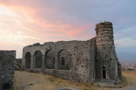 Kalaja e Rozafës, rritet numri i vizitorëve në 2023