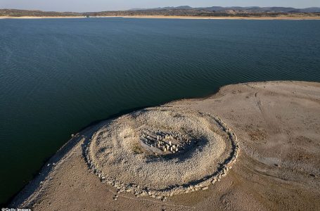 Misteret i shtohen botës, del nga thellësia e liqenit “Stonehenge” i Spanjës