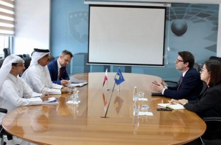 ​Ministri Murati priti në takim ambasadorin e Katarit Ali bin Hamad Al-Marri
