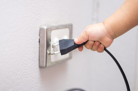 Gjakovë – Ra në kontakt me energjinë elektrike, vdes fëmiu 7 vjeçar