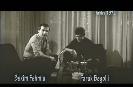 Viti 1972, kur Bekim Fehmiu intervistonte Faruk Begollin (VIDEO)
