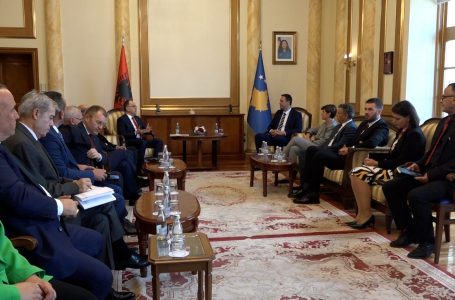 Konjufca takohet me presidentin e Shqipërisë, Bajram Begaj