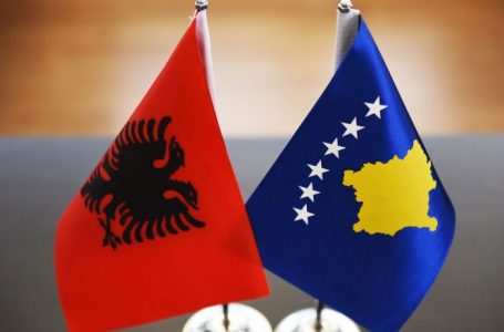 Nxënësit në Kosovë dhe Shqipëri nga shtatori me Abetaren e përbashkët