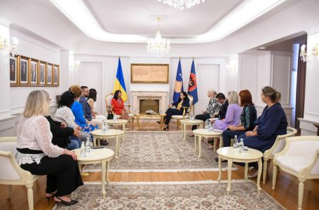 Osmani takon gazetarët ukrainas: Kosova do ta mbështesë popullin e Ukrainës deri kur atje të triumfojë liria
