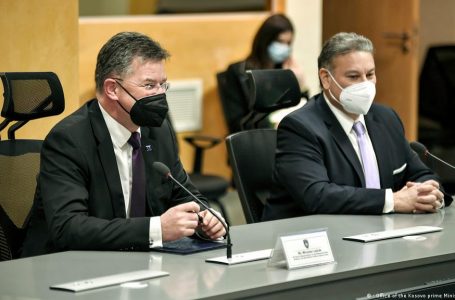 Escobar dhe Lajçak vizitojnë këtë javë Prishtinën dhe Beogradin