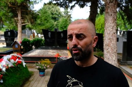 Bashkëluftëtarët kujtojnë betejën e Junikut dhe shokët Përmetin e Eltonin