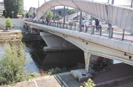 Mitrovica në dy kohë paralele