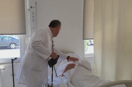 Fluks pacientësh në Shqipëri, shkak temperaturat e larta, virozat dhe COVID-19