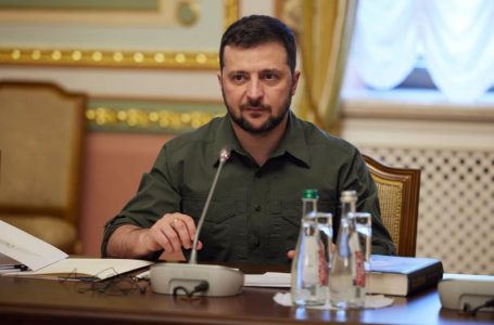 Zelensky shkarkon krerët e shërbimeve sekrete