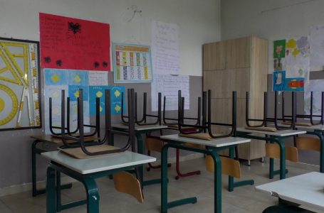 Greva e mësimdhënësve në komunën e Gjakovës ka vazhduar edhe sot