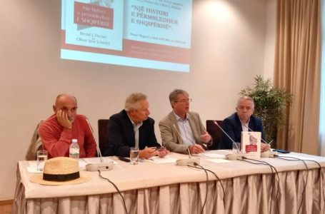 Vjen në shqip libri i fundit i albanologëve Fischer dhe Schmitt