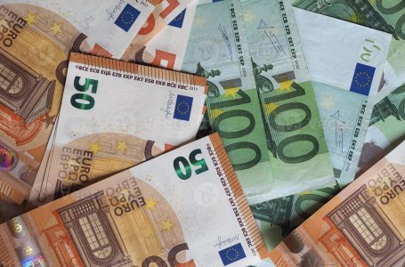 ​Raportohen pesë raste të dyshuara për falsifikim të 50 dhe 100 eurove