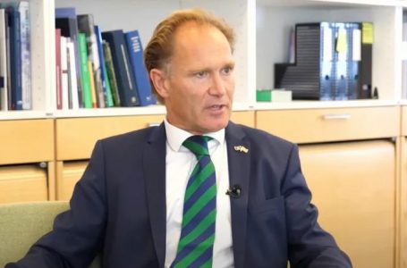 Ambasadori suedez përmend tetorin si sinjal për liberalizimin e vizave për Kosovën