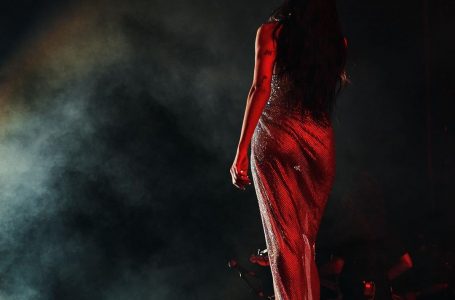 Dua Lipa mbledh mbi 100 mijë njerëz në koncertin në Argjentinë: E pabesueshme, 5 vite më parë ishin vetëm 1500