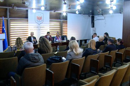 Është mbajtur mbledhja e shtatë e Komitetit për Komunitete në Gjakovë