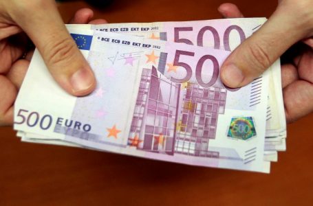 Vodhën 20 mijë euro, ndalohen tre persona nga Prokuroria e Pejës