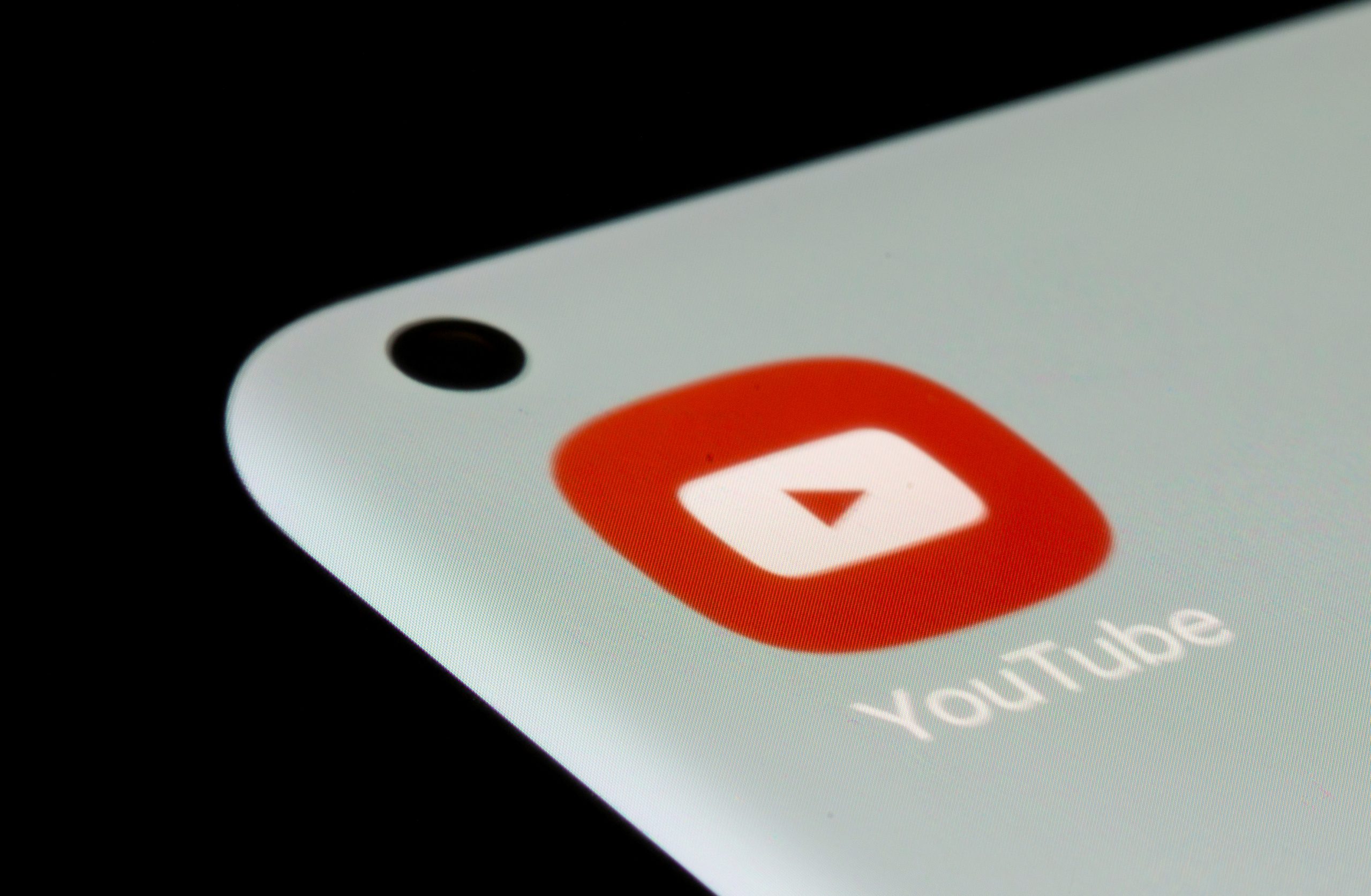 YouTube po përgatit një faqe të re për video në telefona dhe në web