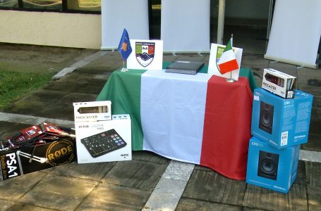 KFOR ndihmon “Radio Gjakovën” me pajisje radiofonike
