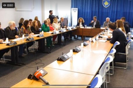 Debati në Komisionin për Arsim, SBASHK-u: Nga kjo situatë duhet të dalim, duke arritur një marrëveshje