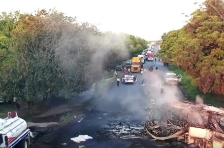 Autoboti me naftë përplaset me autobusin, 18 viktima