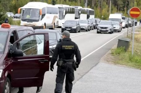 Finlanda u mbyll kufijtë rusëve