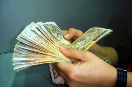 Indeksimi për pensionet më i ulët se inflacioni në Shqipëri, shtesa nga 500 deri në 1800 lekë