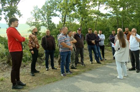 Disa familjarë në fshatin Kusar pretendojnë se po u bëhet padrejtësi me pronë