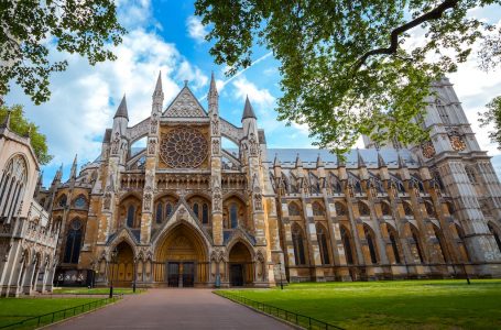 Premtimi i pambajtur që çoi në ndërtimin e Westminster Abbey
