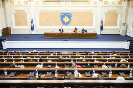 Kurti ka takuar studentët nga Universiteti i Vjenës dhe ai i Venedikut