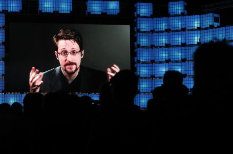 SHBA e kërkon për spiunazh, Putin i jep nënshtetësinë ruse Edward Snowden