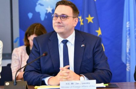 Ministri i Jashtëm i Çekisë viziton Kosovën