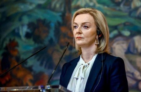 Truss: Asnjë marrëveshje paqeje nuk duhet të përfshijë lëshimet territoriale