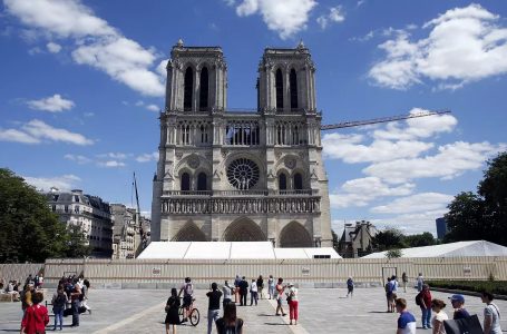 4 vite pas zjarrit shkatërrues, rihapet Notre Dame