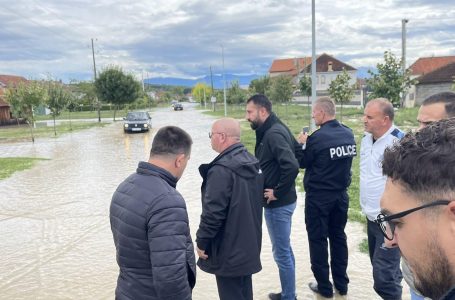 Përmbytjet nëpër komuna, ministri Elbert Krasniqi del në terren