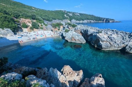 ​“The Independent”: Riviera Shqiptare, një nga sekretet e ruajtura më mirë të Evropës