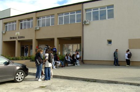 Mësimit i janë kthyer edhe disa mësimdhënës të shkollës “Zekeria Rexha”