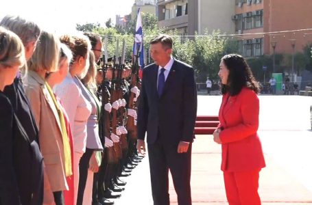 Presidenti i Sllovenisë pritet me ceremoni shtetërore nga presidentja Osmani