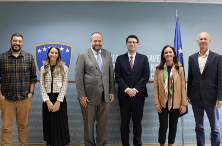 Ambasada Zvicerane i dorëzon Qeverisë së Kosovës platformën për punësimin e të rinjve