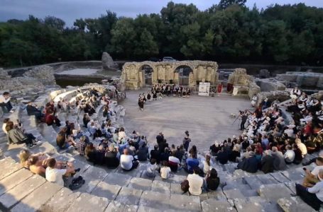 Festival folklorik në teatrin antik të Butrintit