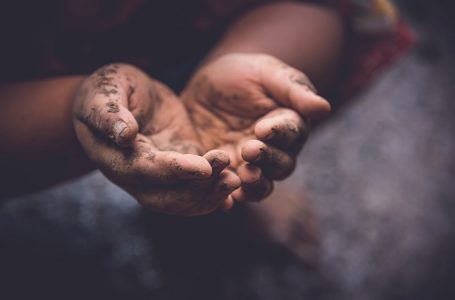 UNICEF: Mbi 330 milionë fëmijë jetojnë në varfëri ekstreme në mbarë botën