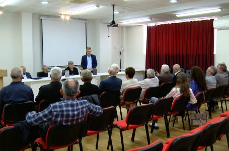 Klubi letrar “Gjon Nikollë Kazazi” organizon takim me shkrimtarin Arbër Ahmetaj