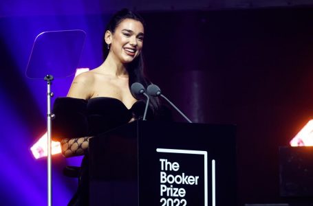 Dua Lipa: Kadare testoi aftësitë e mia gjuhësore, më ndihmoi të lidhem me identitetin tim shqiptar