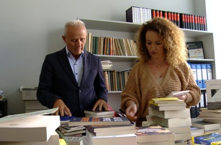 Biblioteka “Ibrahim Rugova” fiton 470 tituj librash donacion nga MASHT-i
