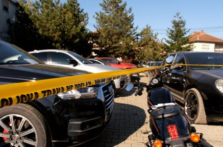Veturat luksoze në oborrin e Policisë, të sekuestruara gjatë aksionit për fajde
