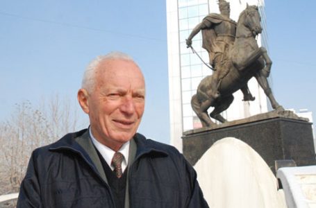 Sot kujtojmë 102 vjetorin e lindjes së shkrimtarit Mark Krasniqi